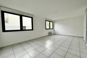 Thumbnail of property #330029776. Click for details