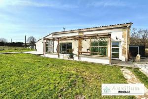 Picture of listing #330043586. House for sale in Pugnac