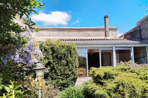 Picture of listing #330064520. House for sale in Mouilleron-Saint-Germain