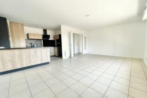 Thumbnail of property #330065448. Click for details