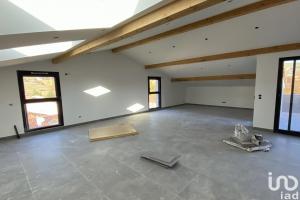Thumbnail of property #330073004. Click for details