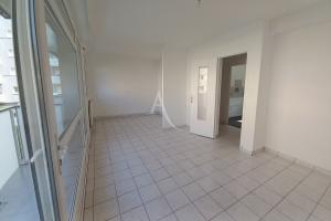 Thumbnail of property #330090242. Click for details
