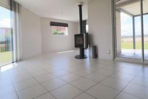 Thumbnail of property #330095140. Click for details