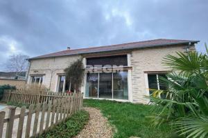 Picture of listing #330112987. House for sale in Fontainebleau