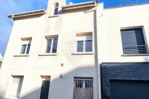 Picture of listing #330113904. Building for sale in Nanterre