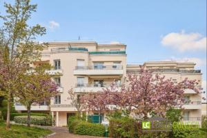 Picture of listing #330121190. Appartment for sale in Le Plessis-Robinson