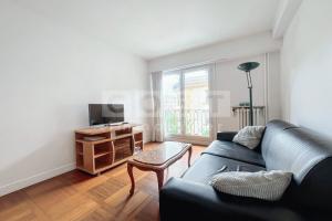 Picture of listing #330122396. Appartment for sale in Paris