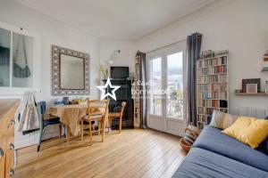 Picture of listing #330123846. Appartment for sale in Paris