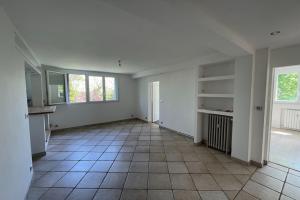 Thumbnail of property #330125076. Click for details