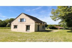 Picture of listing #330126377. House for sale in La Ferté-Loupière