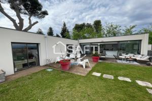 Picture of listing #330127066. House for sale in Villeneuve-lès-Avignon