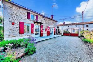 Picture of listing #330128741. House for sale in Bazoges-en-Pareds