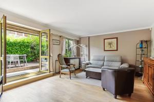 Picture of listing #330130417. Appartment for sale in Suresnes