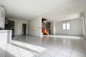 Thumbnail of property #330133268. Click for details