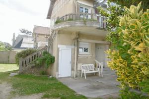 Photo de l'annonce nº 330139195. Appartement à vendre sur Bernières-sur-Mer
