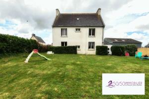 Picture of listing #330143917. House for sale in Plounévez-Lochrist