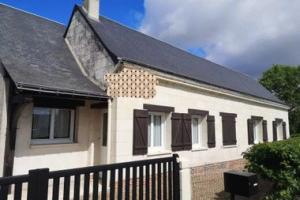 Picture of listing #330153845. House for sale in La Chartre-sur-le-Loir