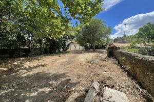 Picture of listing #330163369. Land for sale in Avignon