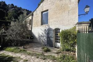 Picture of listing #330208695.  for sale in Les Baux-de-Provence