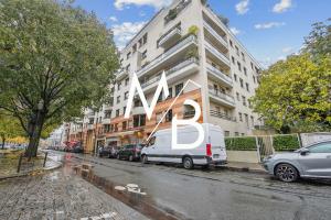 Picture of listing #330214284. Appartment for sale in Paris