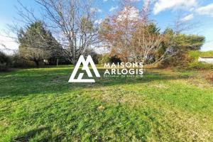 Picture of listing #330224570. Land for sale in Léognan