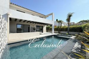 Picture of listing #330262704. House for sale in Sanary-sur-Mer