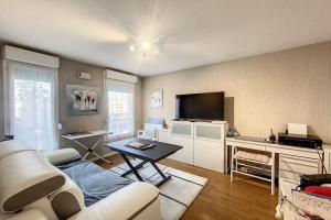 Picture of listing #330273861. Appartment for sale in Bron