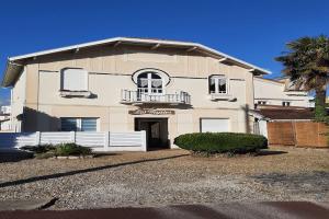 Picture of listing #330281365. Appartment for sale in Royan