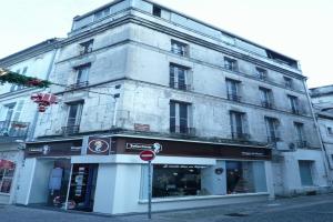 Picture of listing #330285382. Building for sale in Cognac