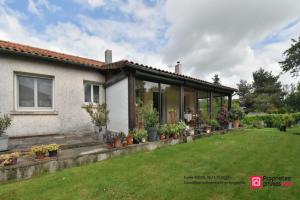 Picture of listing #330296453. House for sale in Somloire