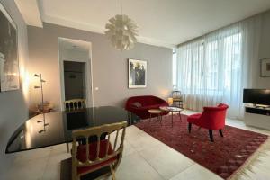 Picture of listing #330303073. Appartment for sale in Paris