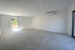 Thumbnail of property #330318051. Click for details