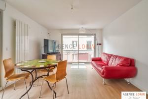 Picture of listing #330318640. Appartment for sale in Paris