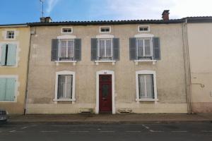 Picture of listing #330324444. House for sale in Chef-Boutonne