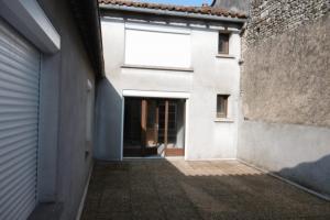 Picture of listing #330324456. House for sale in Sauzé-Vaussais