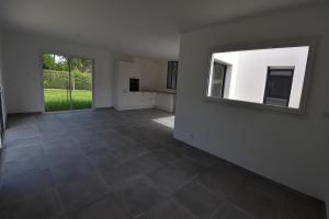 Thumbnail of property #330330261. Click for details