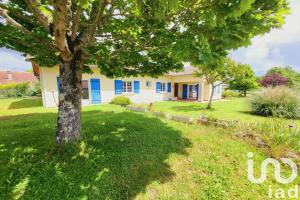 Picture of listing #330332732. House for sale in Saint-Vivien-de-Médoc