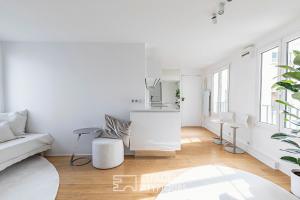 Picture of listing #330338936. Appartment for sale in Paris