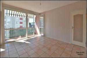 Picture of listing #330340464. Appartment for sale in Mourenx