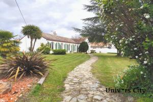 Picture of listing #330343916. House for sale in Saint-Aignan-Grandlieu