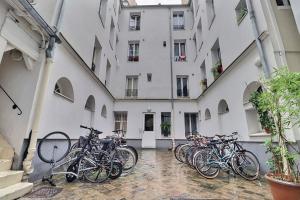 Picture of listing #330348145. Appartment for sale in Paris
