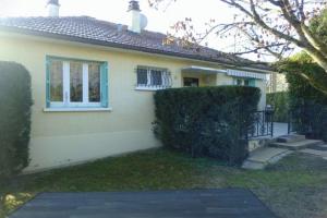 Thumbnail of property #330348400. Click for details