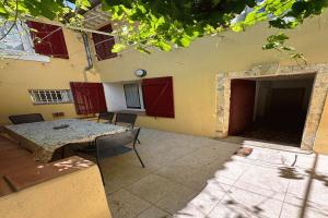 Picture of listing #330350981. House for sale in Bandol