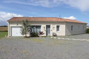 Picture of listing #330352656. House for sale in Saint-Genis-de-Saintonge