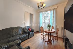 Picture of listing #330353295. Appartment for sale in Paris