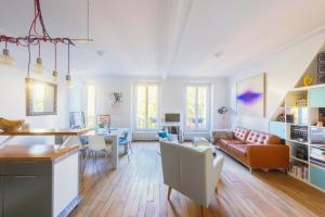 Picture of listing #330375887. Appartment for sale in Paris