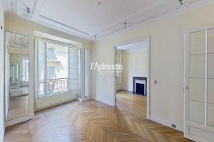 Picture of listing #330385344. Appartment for sale in Paris