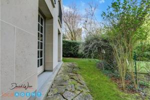 Picture of listing #330410951. Appartment for sale in Sceaux