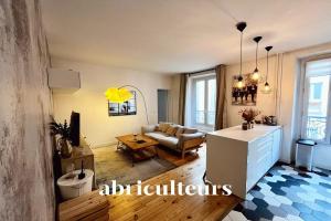 Picture of listing #330413643. Appartment for sale in Paris