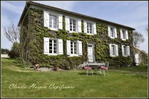 Picture of listing #330427925. House for sale in Parthenay